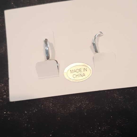 Lia Sophia Earrings - Picture 2 of 3